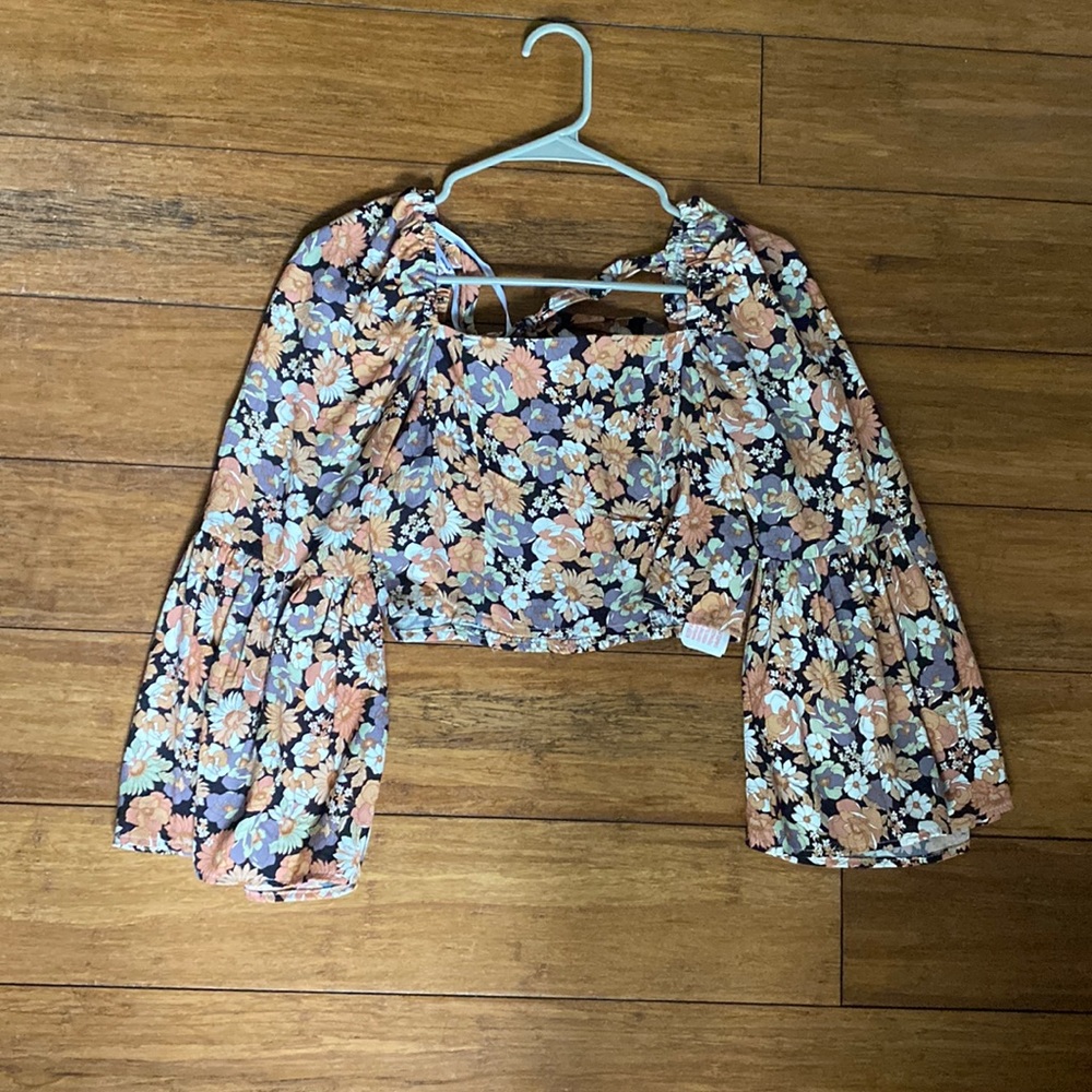 floral blouse; size XS: from brand MINKPINK but bought from bunulu boutique